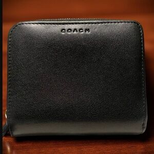 Like New! Coach Black Leather Wallet 🎉